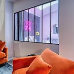 Stylish 2-bedroom Loft In The Heart Of With Air Conditioning * パリ
